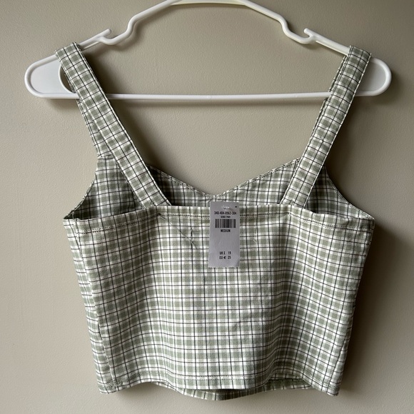 Hollister Crop Top - Picture 6 of 6